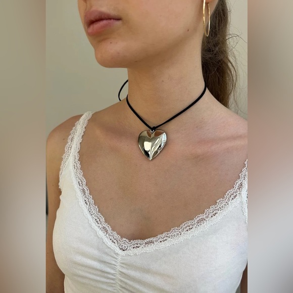 Brandy Melville Jewelry Brandy Melville Heart Pendant Necklace - Main Image